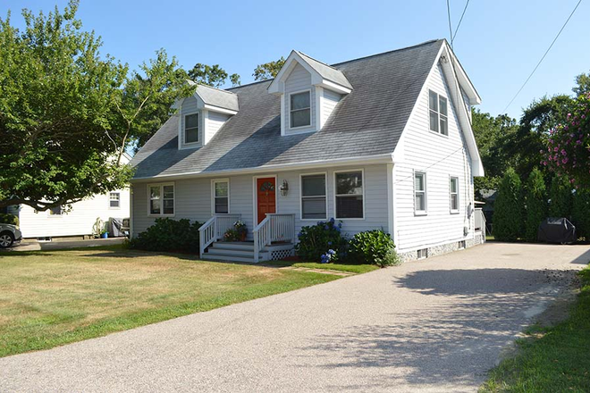 Outside - 66 Angell Rd, Narragansett RI House