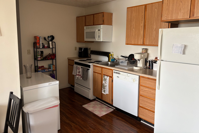 Kitchen - Yugo River Market Apartments