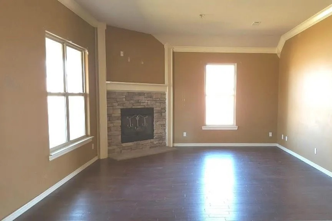Livingroom - Roomentes Needed ASAP House