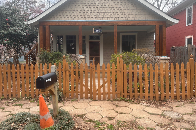 Front of house - 1 bedroom apartment with huge backyard 2 miles from Emory