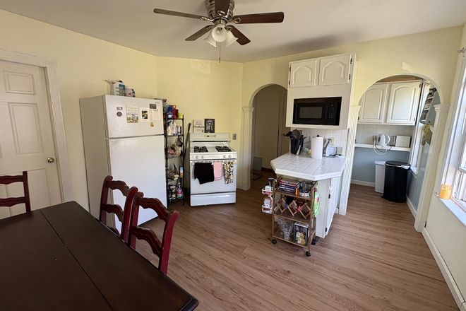 Kitchen - Sunny apartment, <1k/month, near Porter Square and Harvard Campus