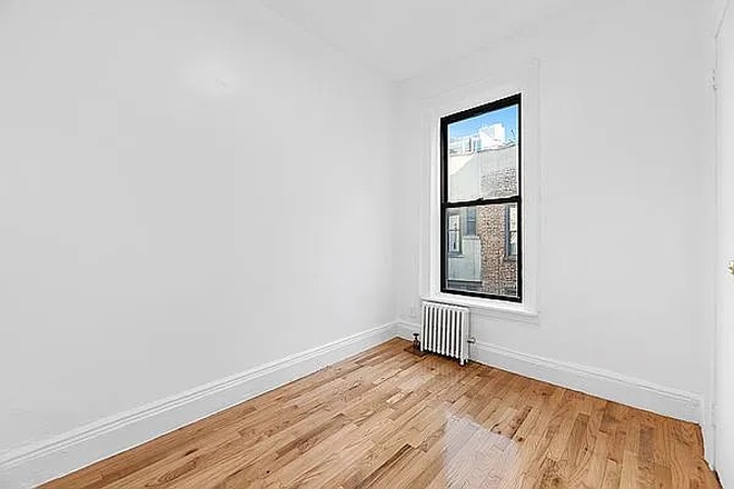 room - NYU Campus/ Wash Sq Park Housing Apartments