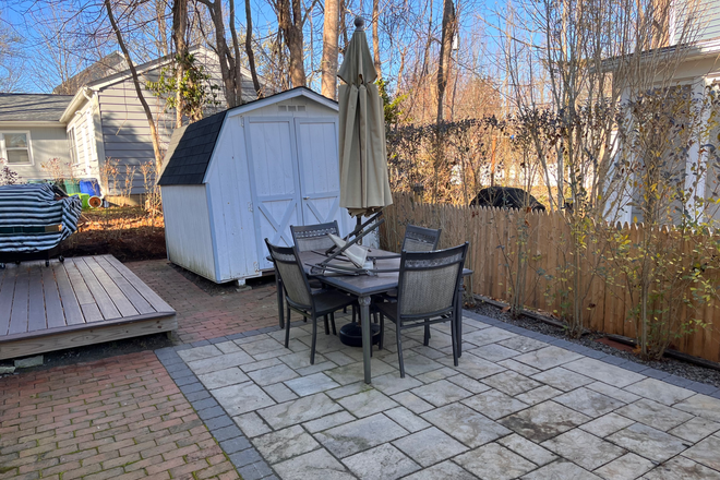 Outdoor patio - Charming Narragansett Pier area upscale furnished home. Walk to sea wall, shops and restaurants