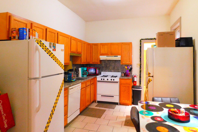 kitchen - 2126 N Carlisle St Townhome