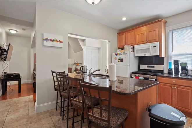 Kitchen - 20 Governor Street - $2,800/mo Apartments