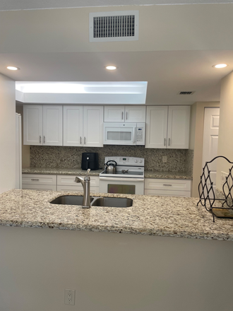 KItchen - LAVERS DELRAY RACQUET CLUB CONDO