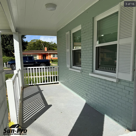 750 Sitting Porch - 750 Bethune - Walk to Campus from fully renovated beauty! Duplex