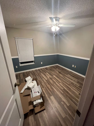 Bedroom 2 - Affordable house near UCF looking for 2 roommates!