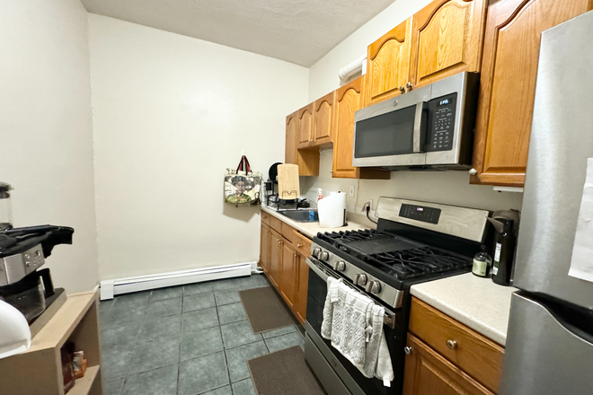 Kitchen - Walk to Northeastern | Spacious 4 Bed | Symphony Rd. | Stainless Steel Apartments