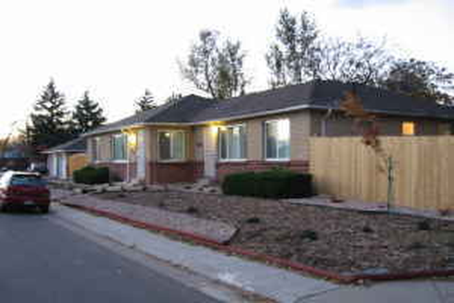Exterior - 2 Br + 1 Bath 850sq ft....6 blocks to Anschutz / Fitzsimmons campus