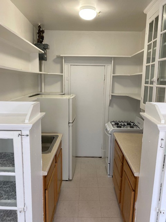 Call call or text Arezou at 617-584-7817 - Great 1 bed close to BU with no broker fee and heat and hot water included!!!! Apartments