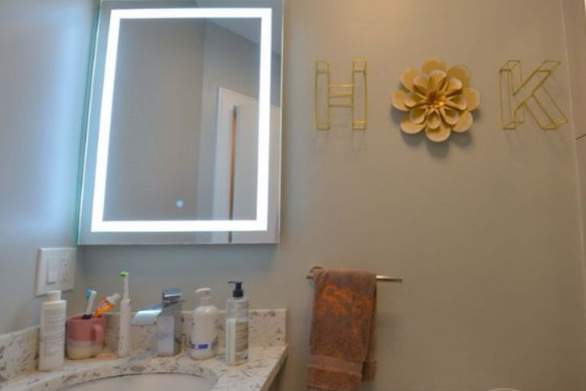 Bathroom - Apartment/Suite close to campus