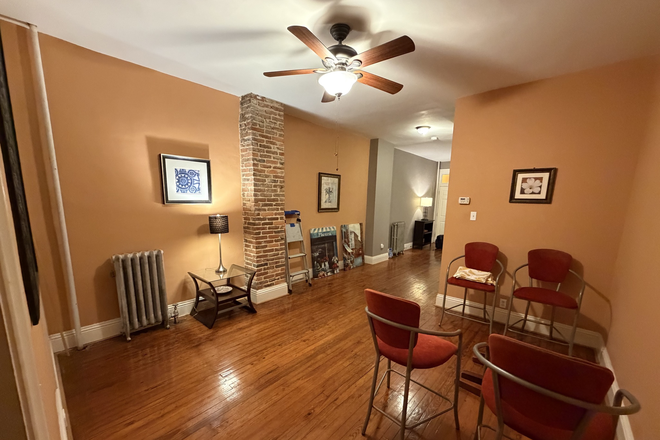 Dining area - Subletting room for spring 2027 Townhome