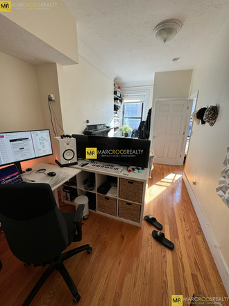 Bedroom - Kenmore Sq 2 Bed Beacon St Apartments