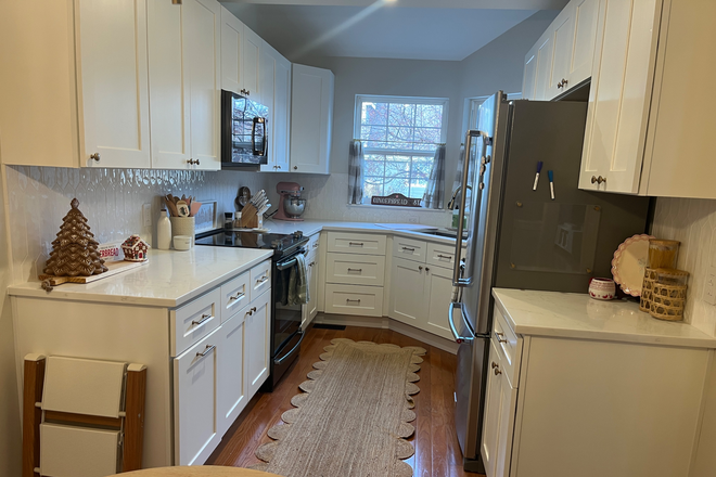 Kitchen - 3 Bedroom Townhouse in quiet neighborhood 20 minute drive from DU