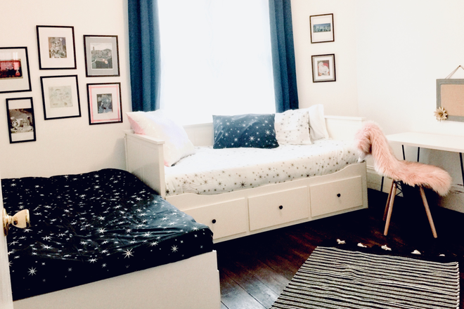 Bedroom with 2 twin beds and 2 desks - AVAILABLE September 1st. Furnished bedroom near Northeastern University House