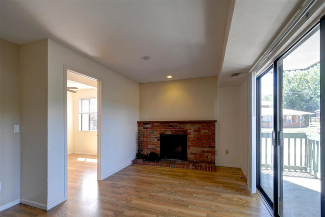 Photo - 2141 Baseline Rd #7 Apartments