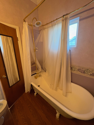 Your Bathtub - Private Bedroom & Attached Private Bathroom Near CMU House