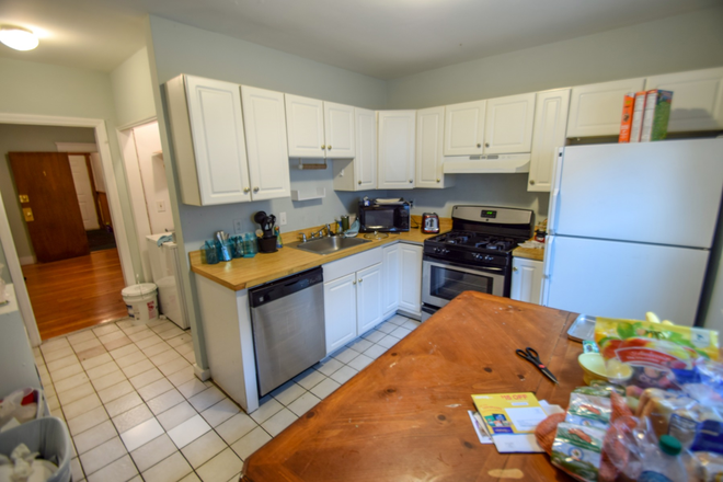 ... - RENOVATED 4 BED WITH IN-UNIT LAUNDRY Apartments