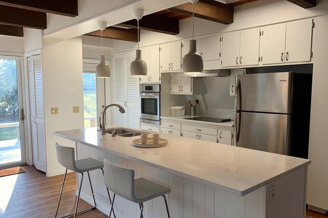 Kitchen - Available September 1, 2026: Charming Coastal Cottage, Short drive to campus, 4 Bedrooms House