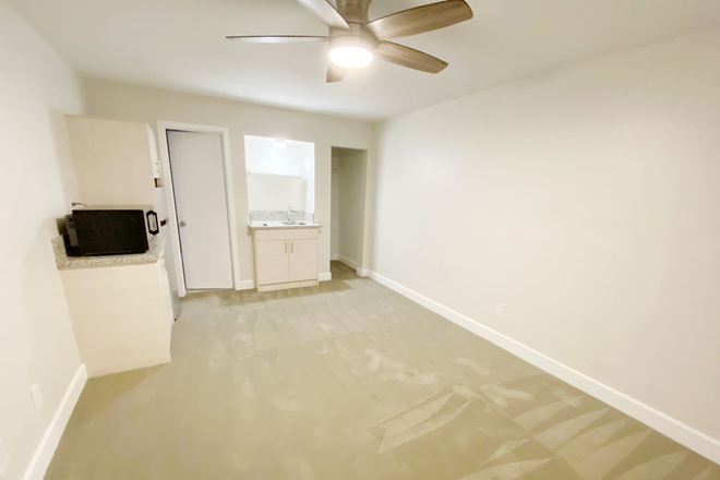  - STUDIOS AVAILABLE IN THE HEART OF LA JOLLA! ONLY $1,700/mo!