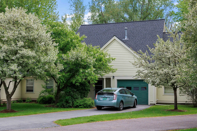 Exterior - 43 Eastman Farm Road Burlington, VT 05408 Townhome