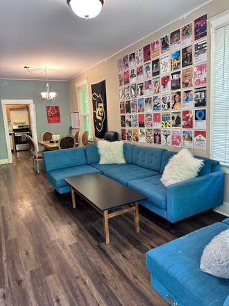 Living Room - Room with private Balcony on the Hill House