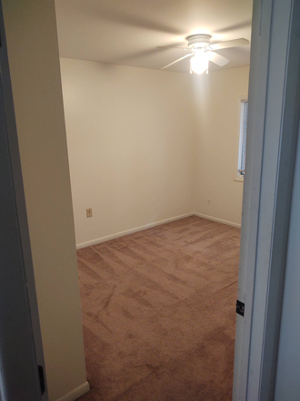 Bedroom - Shenandoah Townhome (1 BR - Lease Takeover) | Available June 2025