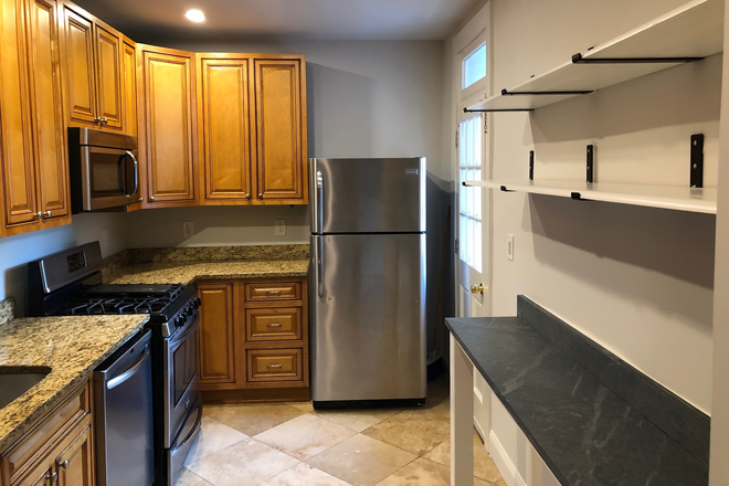 Kitchen - Renovated 4 Bedroom Georgetown Townhouse (26-27)