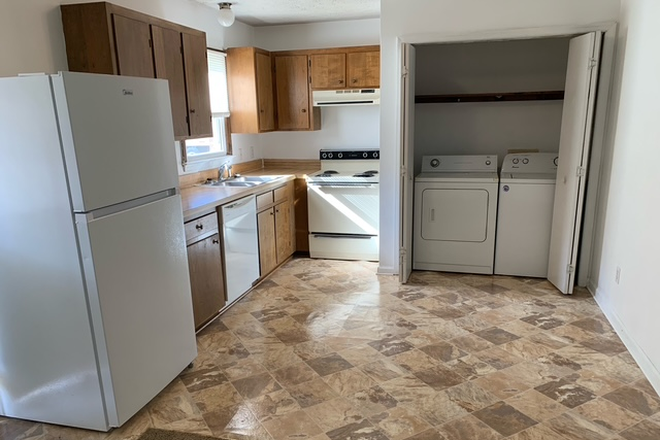 Kitchen with washer and dryer in closet - 2 Bedroom 1 Bath Apartment for Rent - Washer/Dryer Furnished