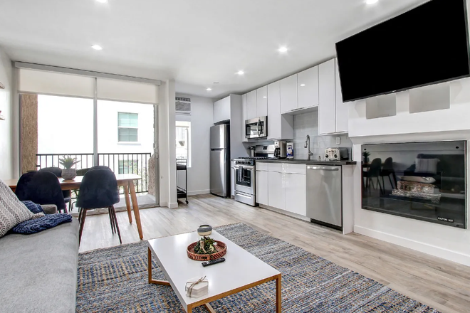 SittingRoom - Modern, luxury  1 Bedroom/1Bathroom Apartment Property For Rent