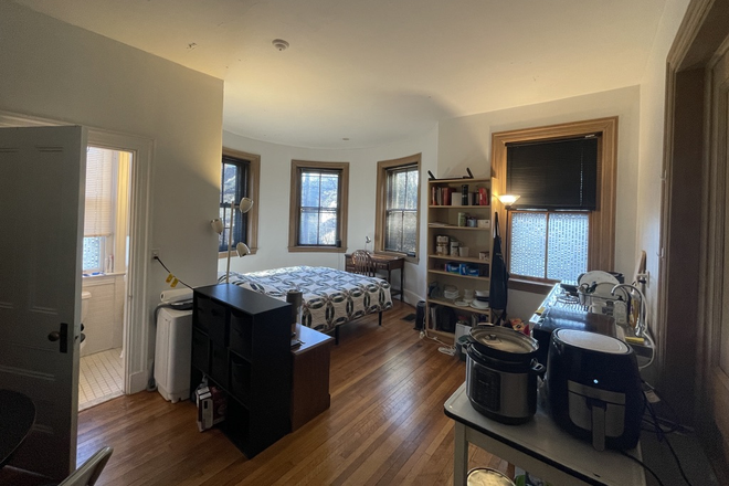 Main Living Space - Studio***all utilities included****Porter/Harvard Square Apartments