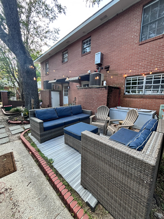Back Patio - Rutledge Ave 3 Bed Townhouse - Short Walk to Campus!