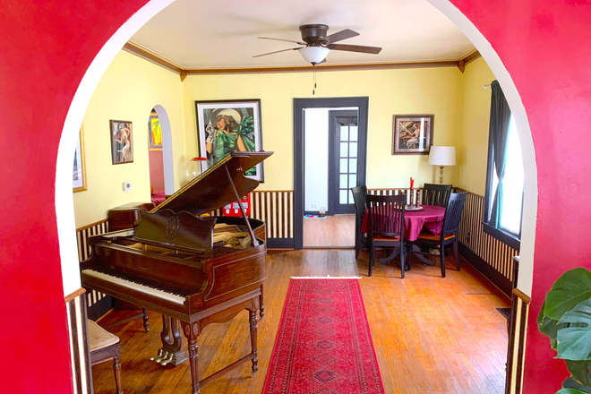 Dining room (The Piano Room) - 1920's Art Deco House
