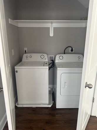 Laundry room - Off Campus housing Duplex