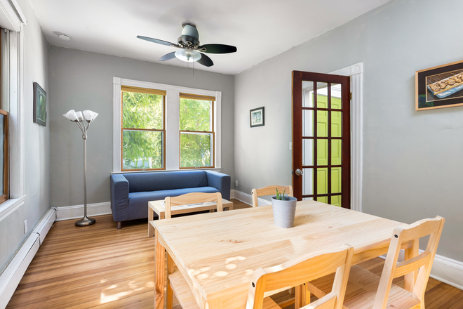Living room - Sunny 2BR/1BA, 867 sqft apt w. Washer/Dryer near MIT/Harvard | perfect for postdocs & grad students