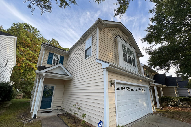 Front door - Beautiful 3bed/2.5bath home near Southpoint in Durham