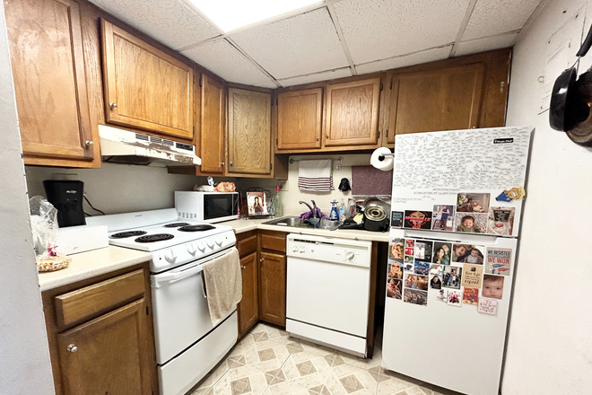 Kitchen - Huge 2 Bedroom in Kenmore Square! Heat and Hot water are included! Apartments