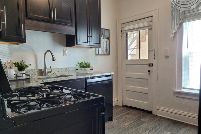 Kitchen - BEST LOCATION! x-street to campus! Updated Spacious 3 Bed APT, Newer Kitchens