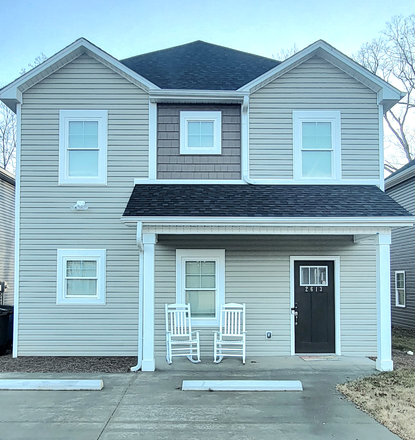 Outside street view - Charlton Farms Luxury Student Homes