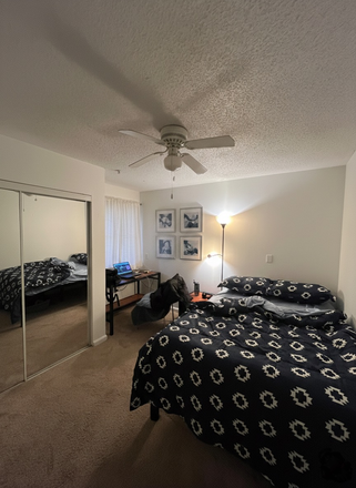 Bedroom - Tremont Student housing