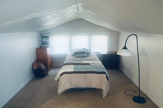 Upstair Loft - Bed Area - $700 FURNISHED UPSTAIRS LOFT BEDROOM