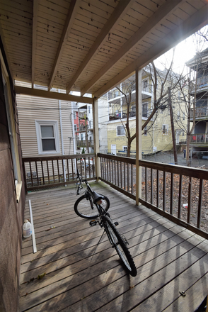 exterior - SUNNY AND SPACIOUS 4 BED / 2 BATH - MISSION HILL Triplex