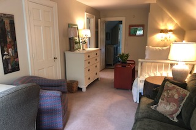 sitting area - 741 Forest Hills Drive House