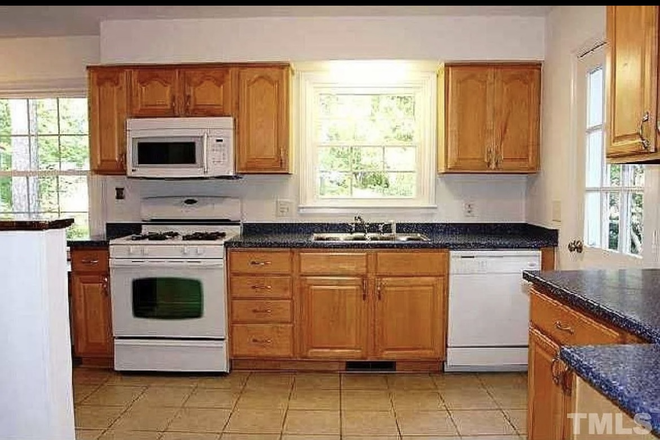 Kitchen - Quiet basement apartment not far from UNC