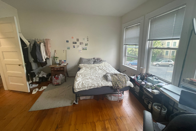 Room Photo 1 - Room available in a 3-bed 2-bath house few mins walk from Harvard Sq