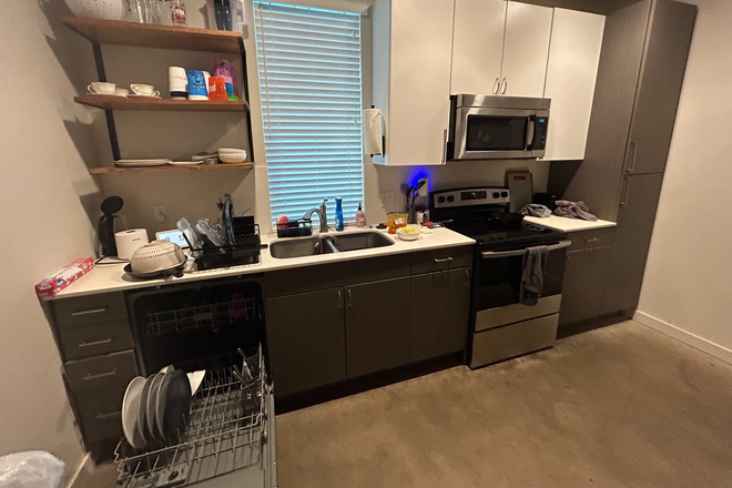 Kitchen - The Heights Apartments