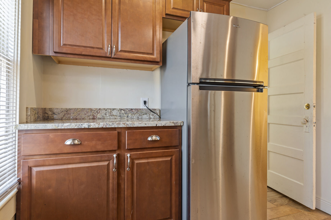 kitchen - Charming 3 Bed 1 Bath close to campus Apartments