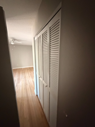 Closet - Townhouse close to busline