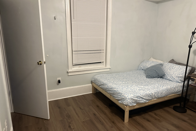 Bedroom - Apartment in University City off Walnut